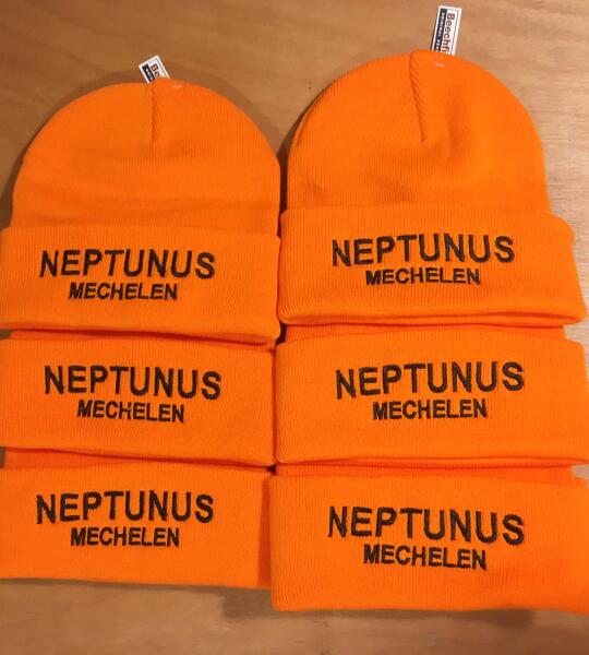 Bonnet tricoté avec revers